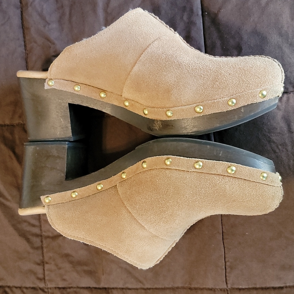 ***UGG Clogs*** - Picture 5 of 16